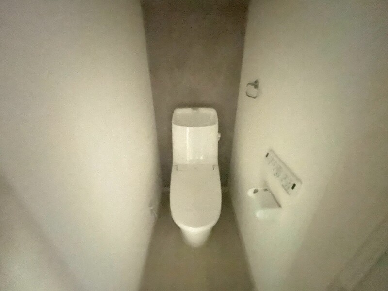 温水洗浄便座付きトイレです♪