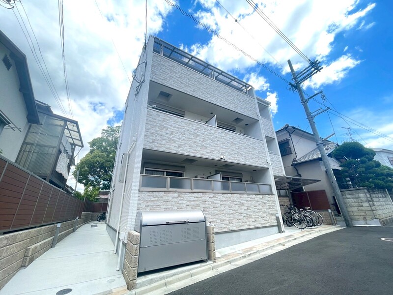 ２０２５年１月建築の築浅アパートです♪