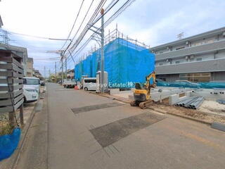 只今建築中