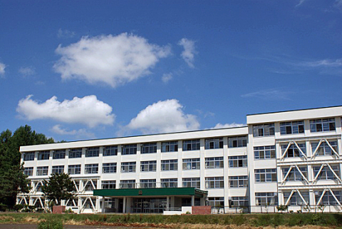 高栄中学校