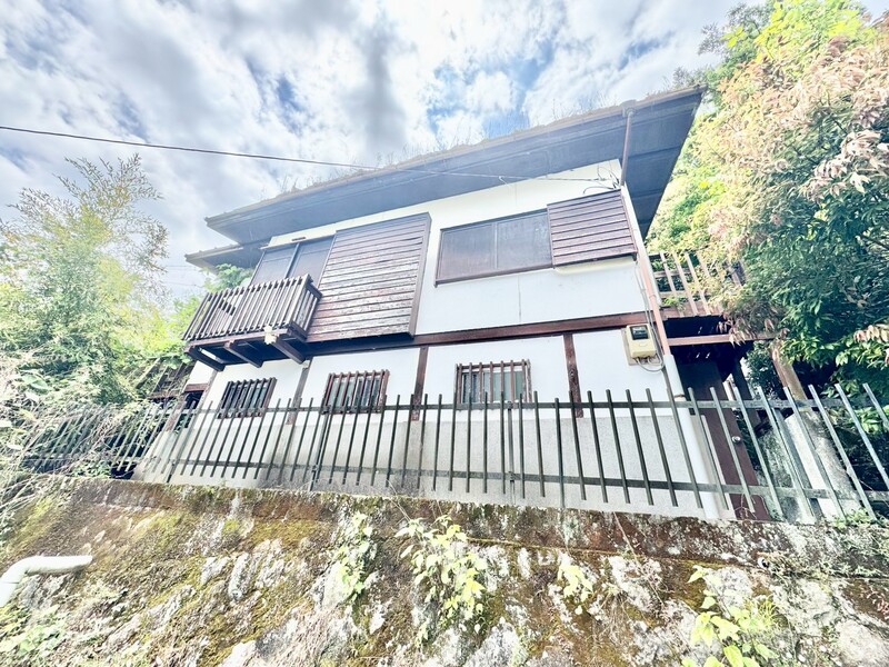 buildingImage