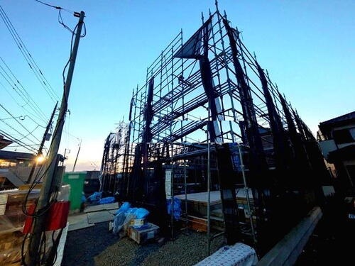建築中の現地
