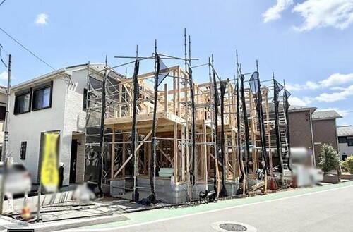 只今建築中