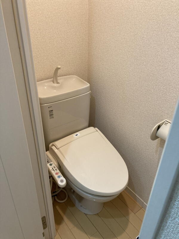 温水洗浄便座付きです
