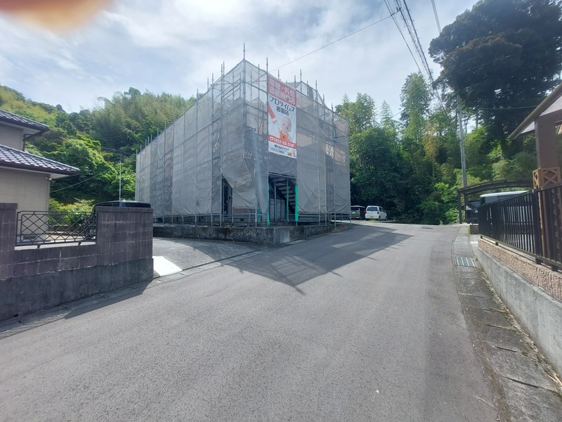 buildingImage