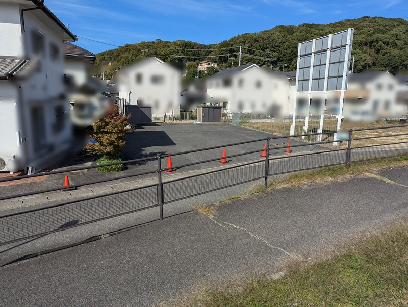 南側歩道より撮影