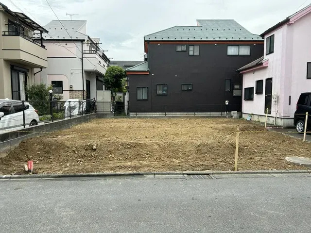 只今建築中