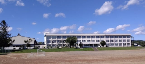 東陵中学校