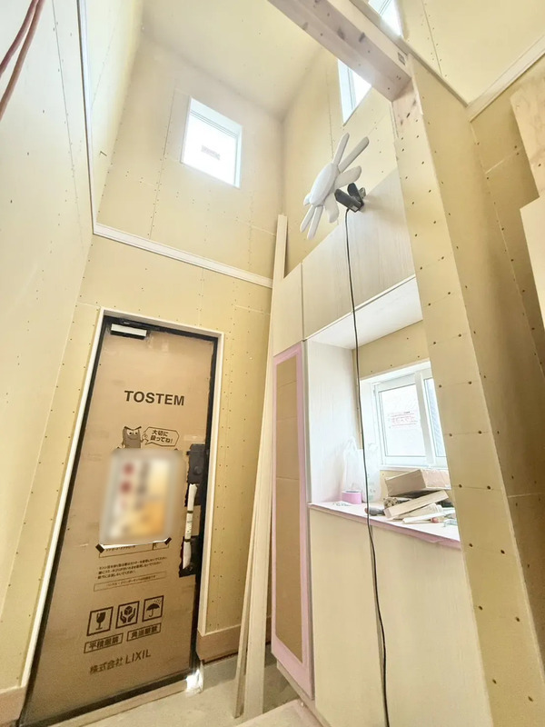 玄関施工中