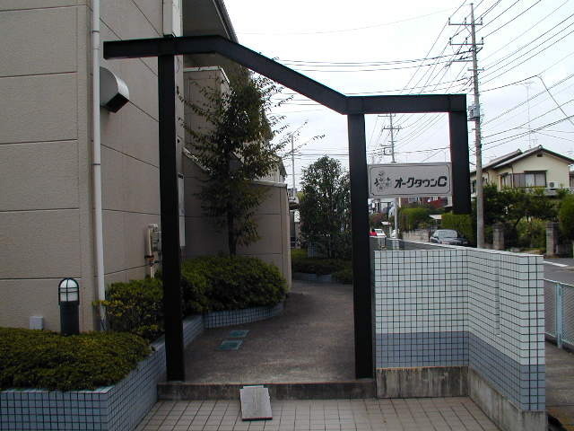 C棟外観入口