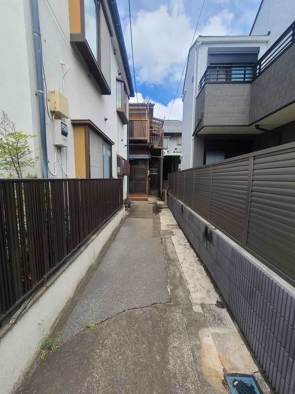 東京都足立区神明南1-8-10_戸建 物件進入口