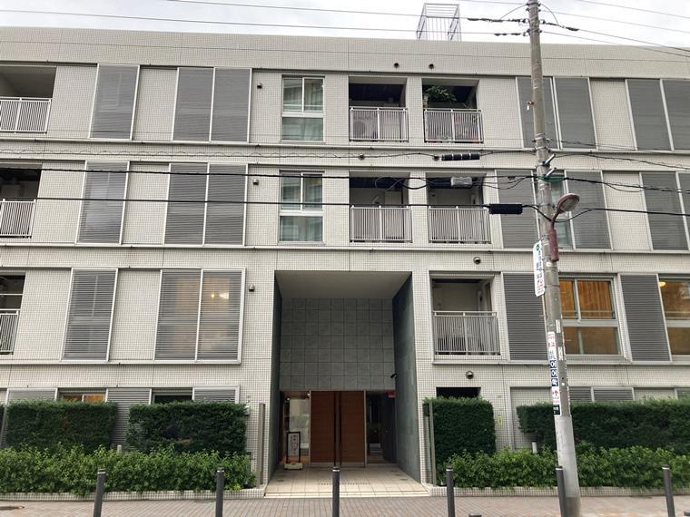 プラウドジェム市ヶ谷の外観