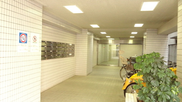 松戸駅前ハイツ ロビー