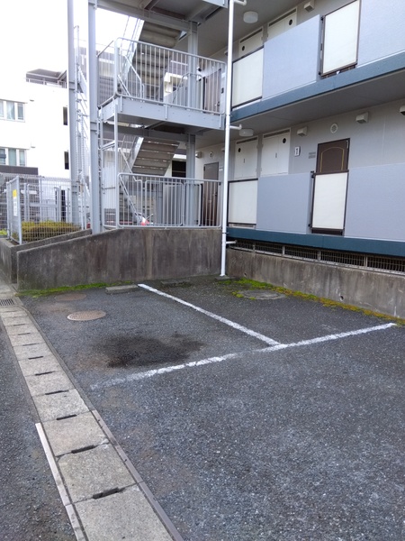 ノブレス幕張本郷 駐車場